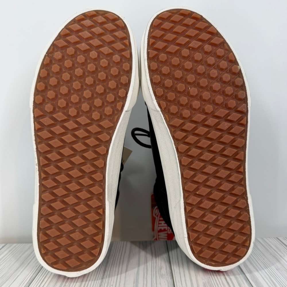 Vans Sk8-Hi All Weather Black Suede Faux Fur High Top Wmn 8.5/Men 7 NEW UNISEX - Picture 6 of 8